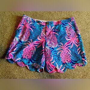 Lilly Pulitzer 7” Darci Shorts - Size 10